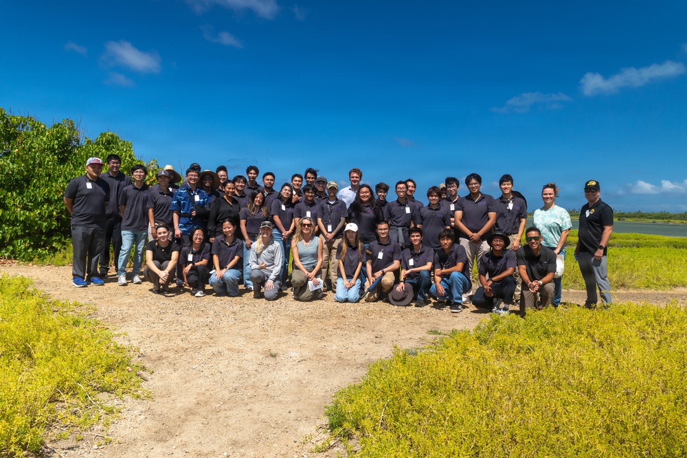 Knowledge Check: Pacific Intelligence Innovation Initiative Interns and students visit MCBH