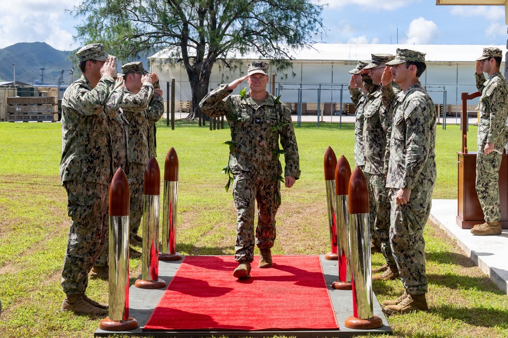 EODMU-5 conducts a change of command ceremony