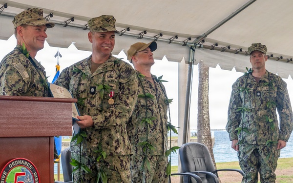 EODMU-5 conducts a change of command ceremony