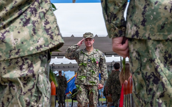 EODMU-5 conducts a change of command ceremony