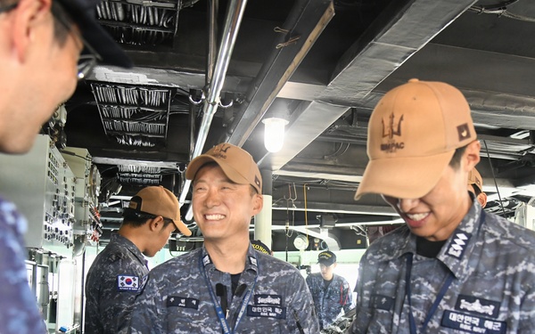 Republic of Korea Navy visits JMSDF ship JS KONGO during RIMPAC 2026