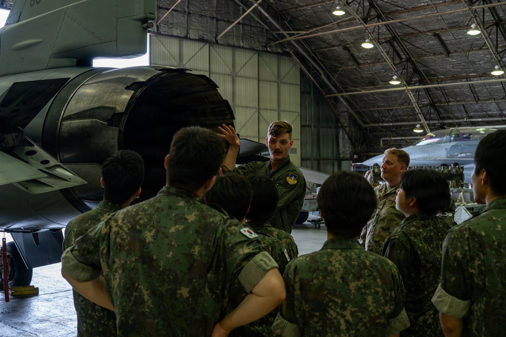 Seventh AF immerse ROKAF interpreters in Osan mission