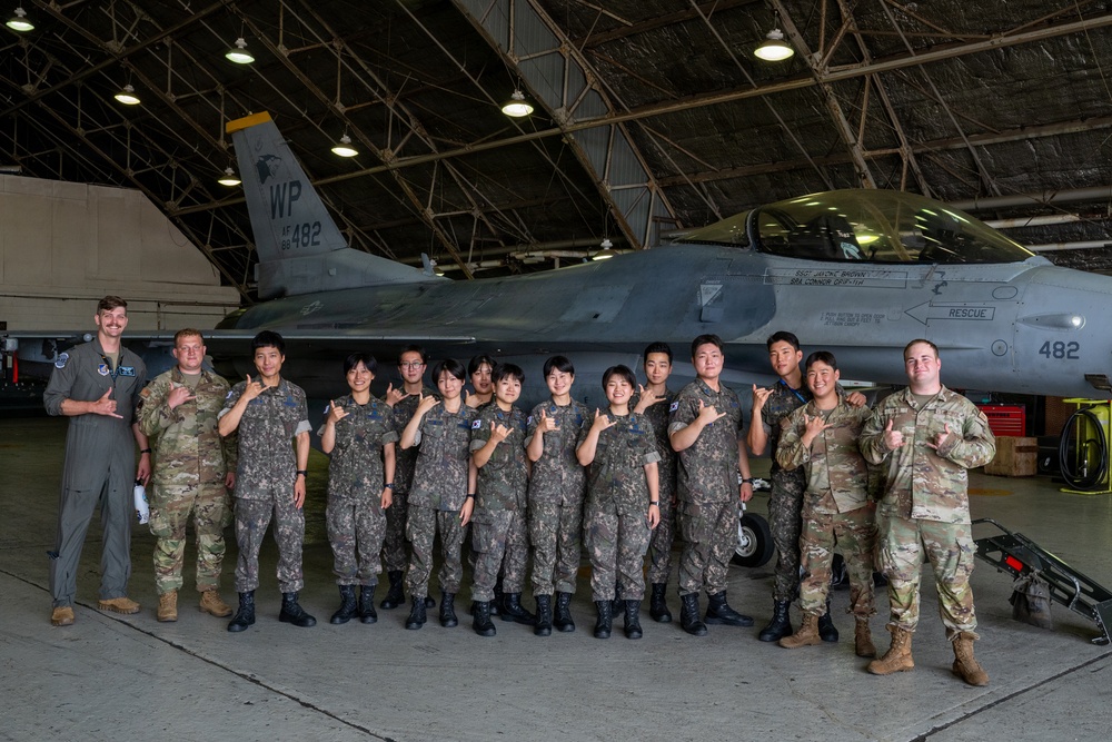 Seventh AF immerse ROKAF interpreters in Osan mission