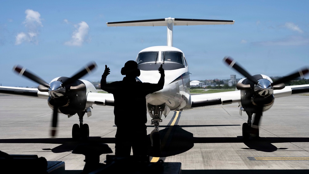 Executive Officer Cmdr. Laurvick's Final Flight at Fleet Activities Okinawa