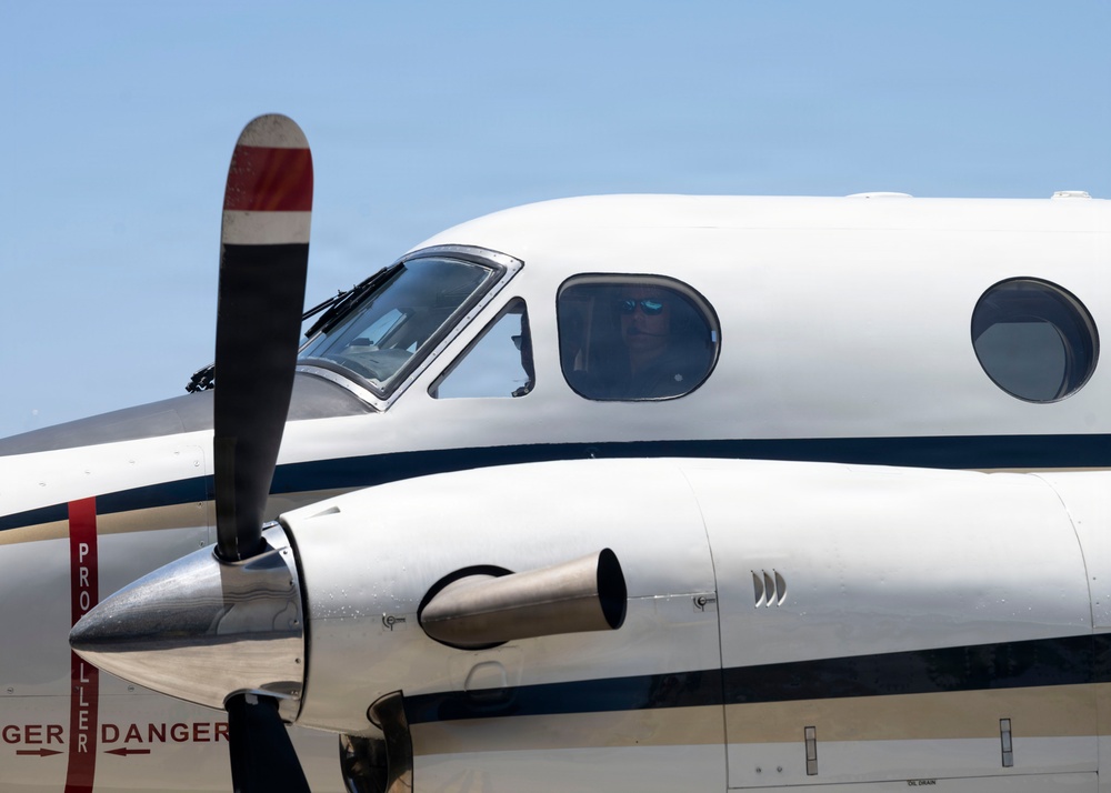 Executive Officer Cmdr. Laurvick's Final Flight at Fleet Activities Okinawa