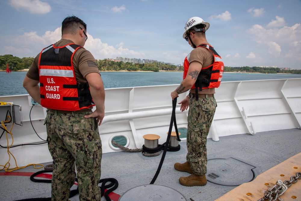 USCGC Emlen Tunnel Transits South China Sea