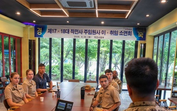 Commander, Naval Forces Korea hosts U.S. Naval Academy Midshipmen