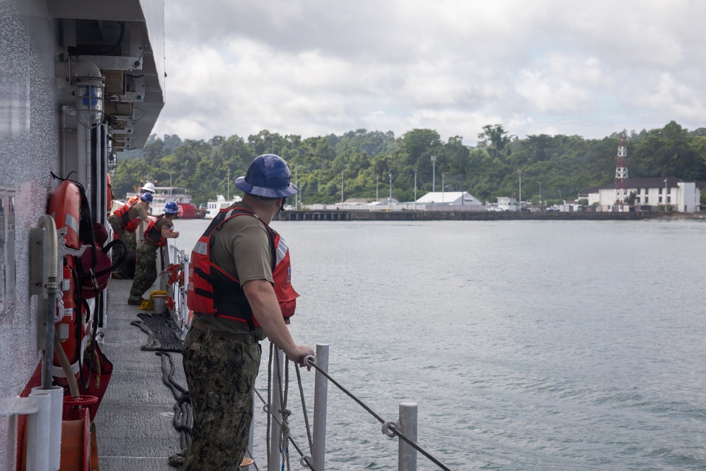 USCGC Emlen Tunnell Transits South China Sea
