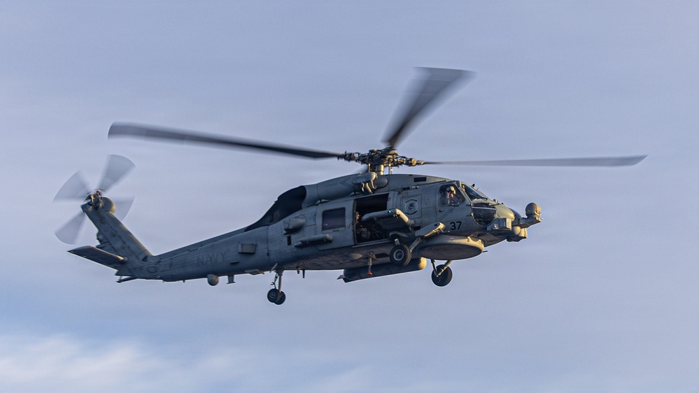 USS Mustin conducts flight operations