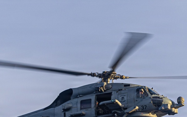 USS Mustin conducts flight operations