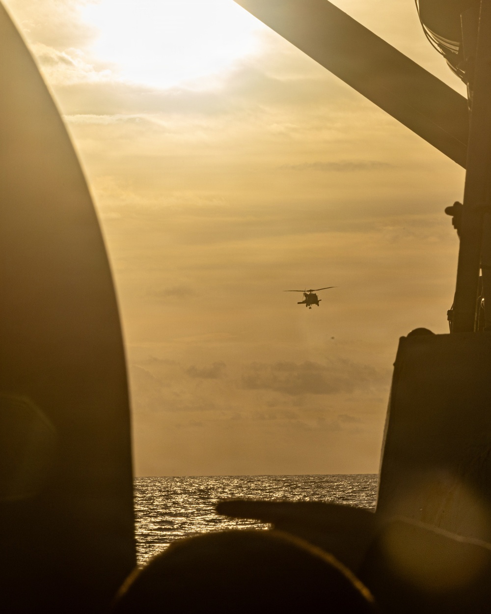 USS Mustin conducts flight operations