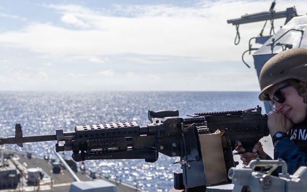 USS Mustin conducts a “killer tomato” inflatable surface target live-fire exercise