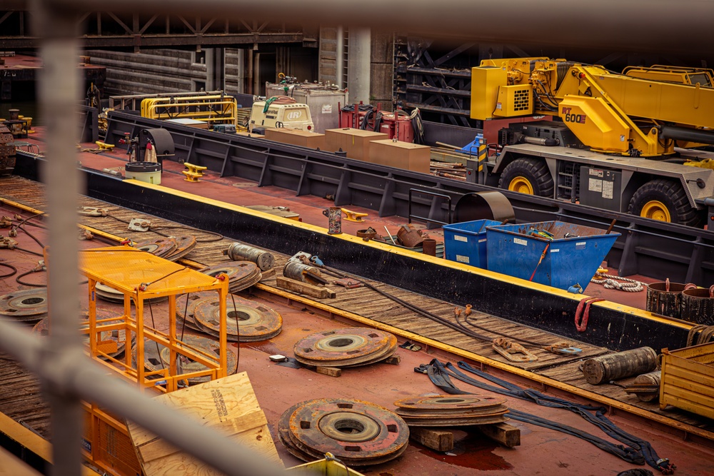 Light Capacity Fleet Supports Critical Repairs at Cannelton Lock and Dam