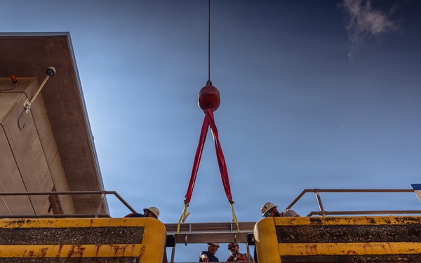 Light Capacity Fleet Supports Critical Repairs at Cannelton Lock and Dam