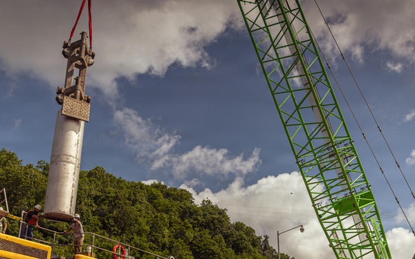 Light Capacity Fleet Supports Critical Repairs at Cannelton Lock and Dam