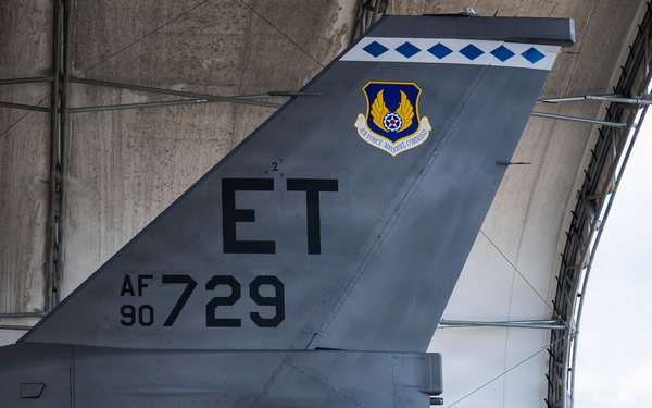 Test Wing maintainers keep Falcons fighting
