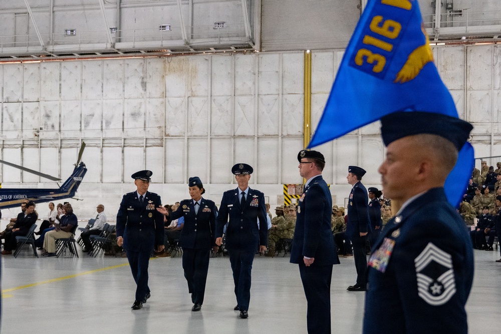 JBA welcomes new 316th Wing and installation commander