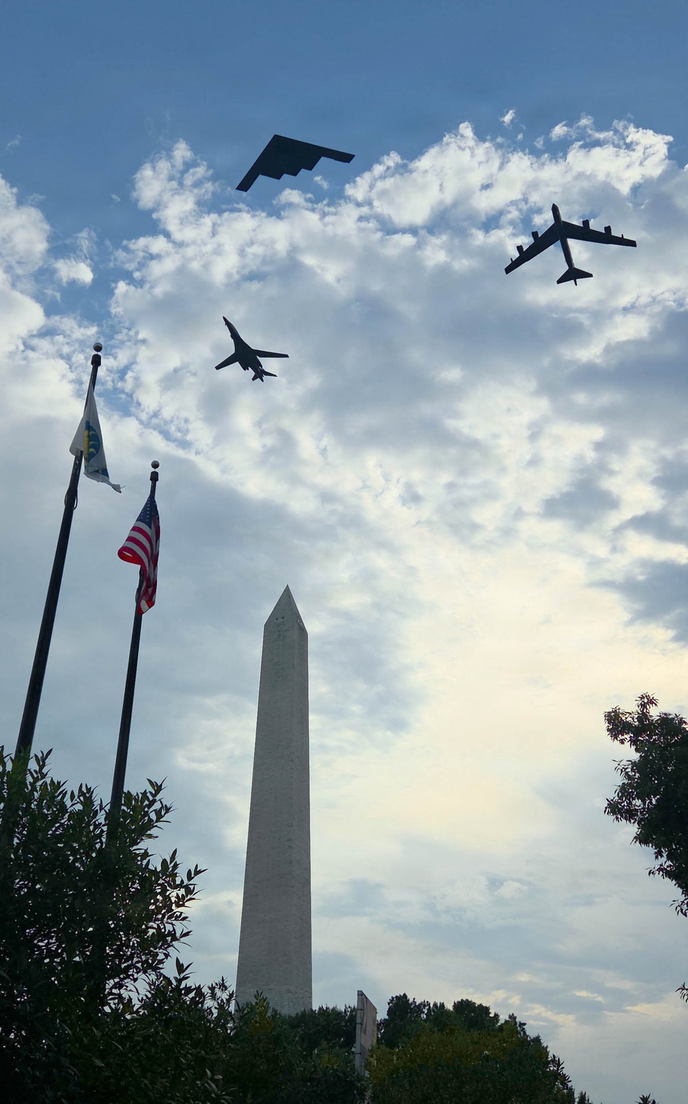 U.S. Air Force commemorates nation's 250th anniversary over D.C.