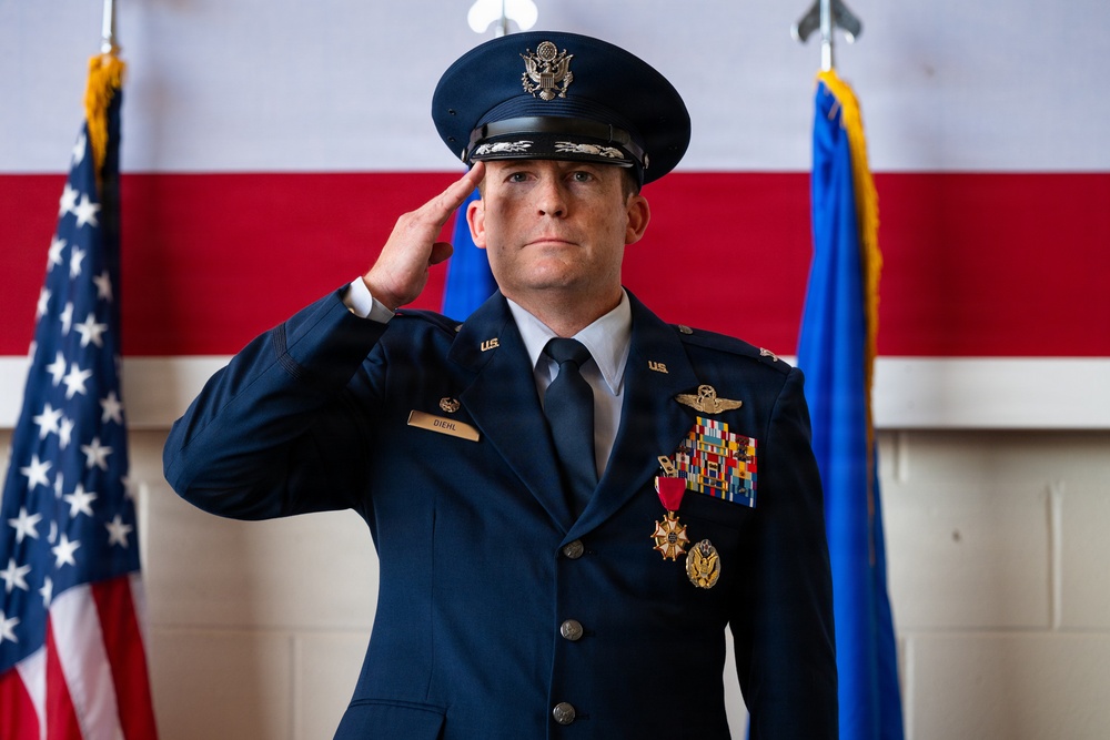 317th AW changes command from Col. Justin Diehl to Col. Christopher Welch