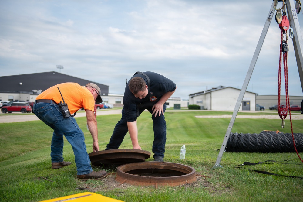 115th Fighter Wing simulates confined space rescue