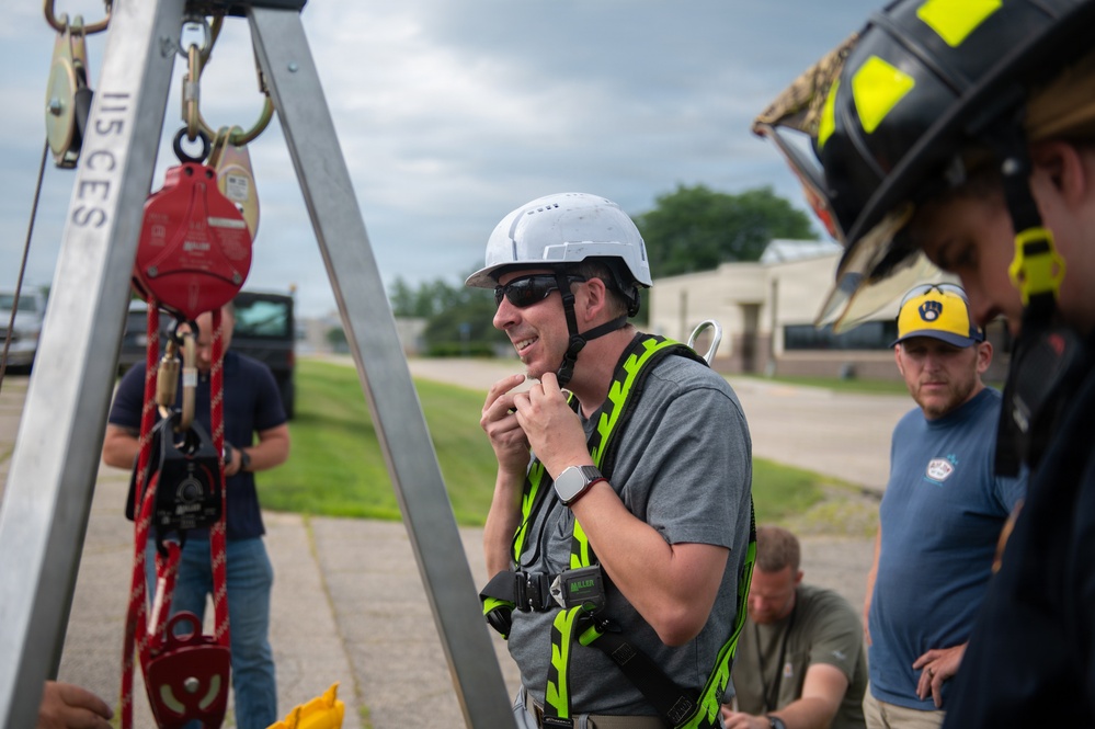 115th Fighter Wing simulates confined space rescue