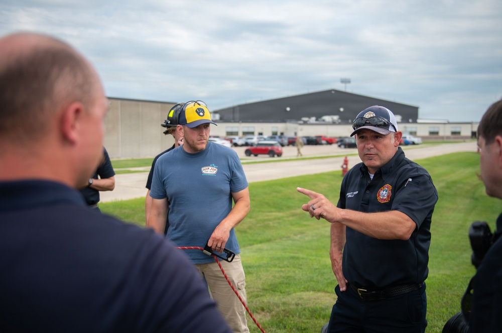 115th Fighter Wing simulates confined space rescue
