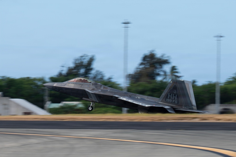 B-2 Spirits and F-22 Raptors complete integrated operations during BTF deployment