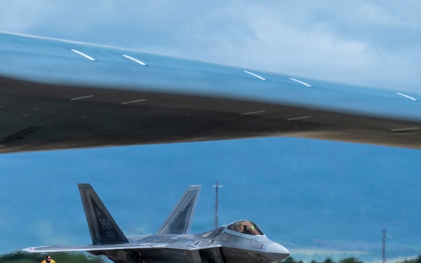 B-2 Spirits and F-22 Raptors complete integrated operations during BTF deployment