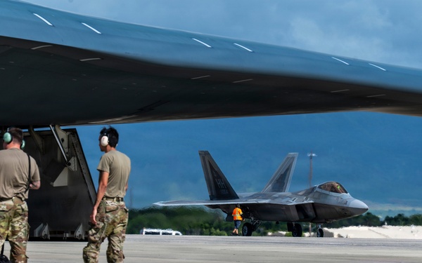 B-2 Spirits and F-22 Raptors complete integrated operations during BTF deployment