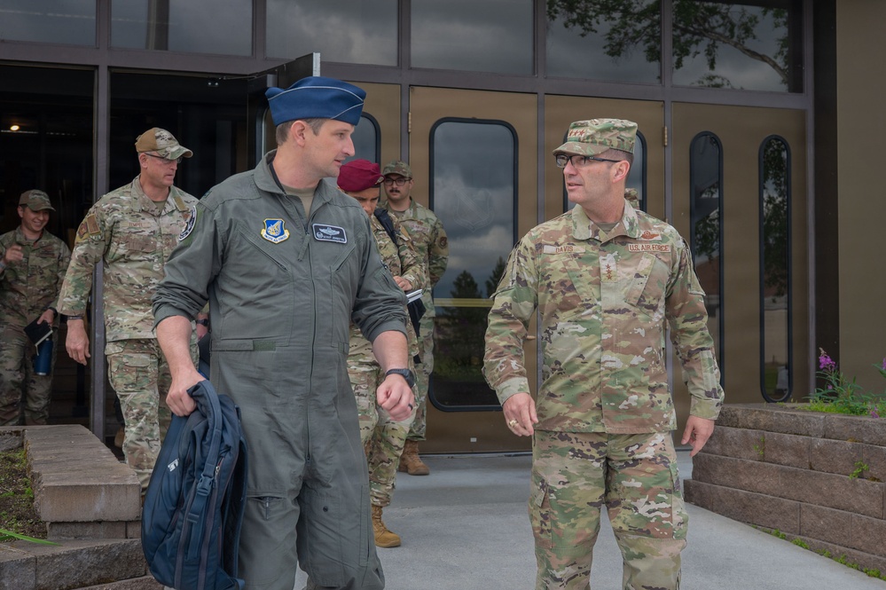 Lt. Gen. Davis visits Eielson AFB