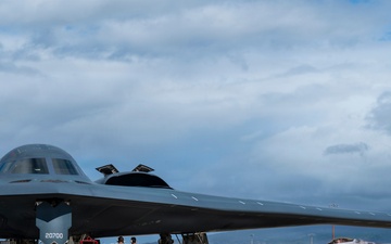 B-2 Spirits and F-22 Raptors complete integrated operations during BTF deployment