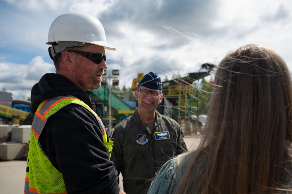 Lt. Gen. Davis visits Eielson AFB
