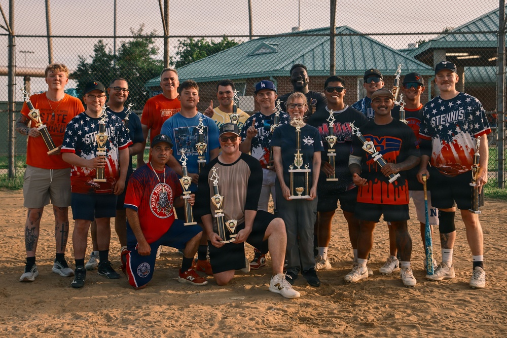 Sailors win softball championship