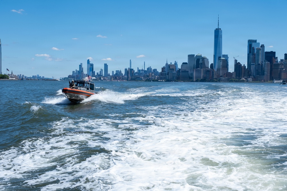 Chairman of the Joint Chiefs of Staff visits U.S. Coast Guard units in New York