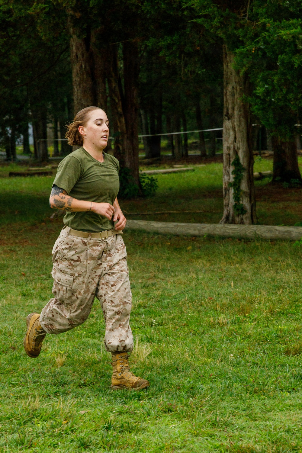 OCC 252 Company D Conducts The Obstacle Course