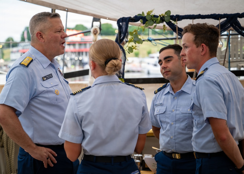 Military leaders of today share wisdom with Coast Guard leaders of tomorrow