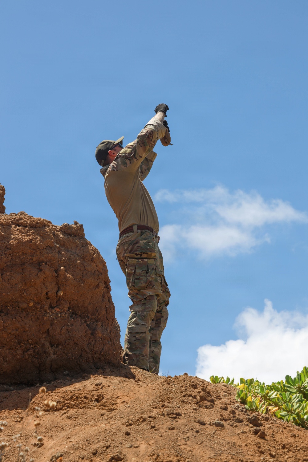 Multinational explosive ordnance disposal technicians conduct ordnance exploitation training during RIMPAC 26