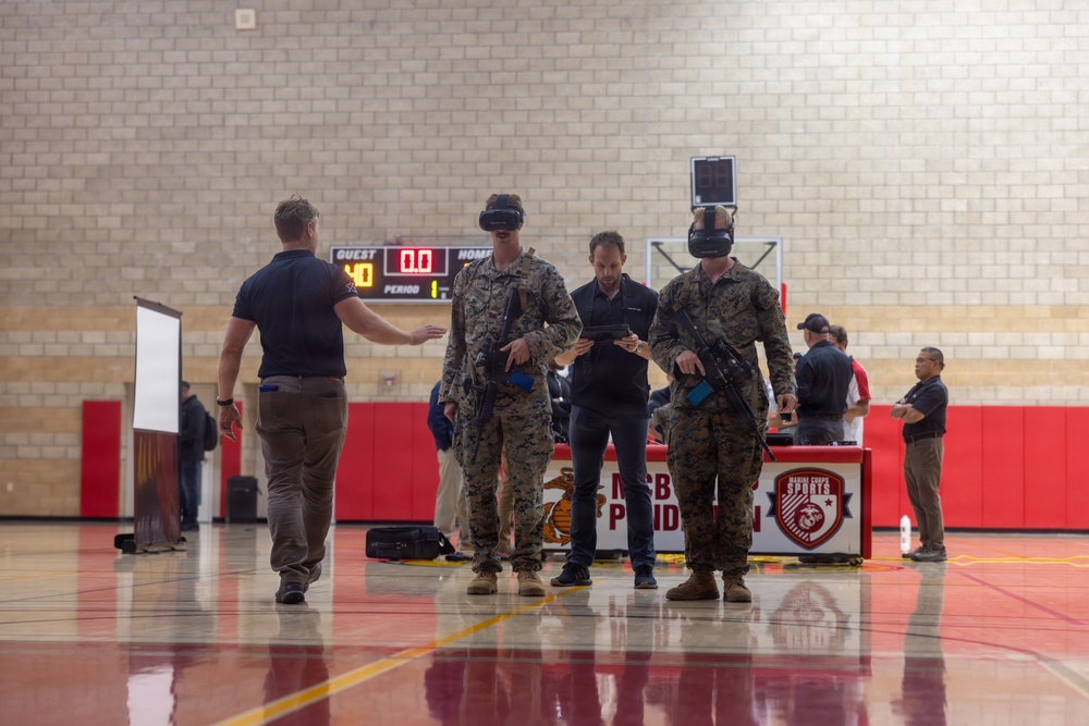 Simulating the Battlefield: 1st MLG Marines counter simulated drones with virtual reality technology