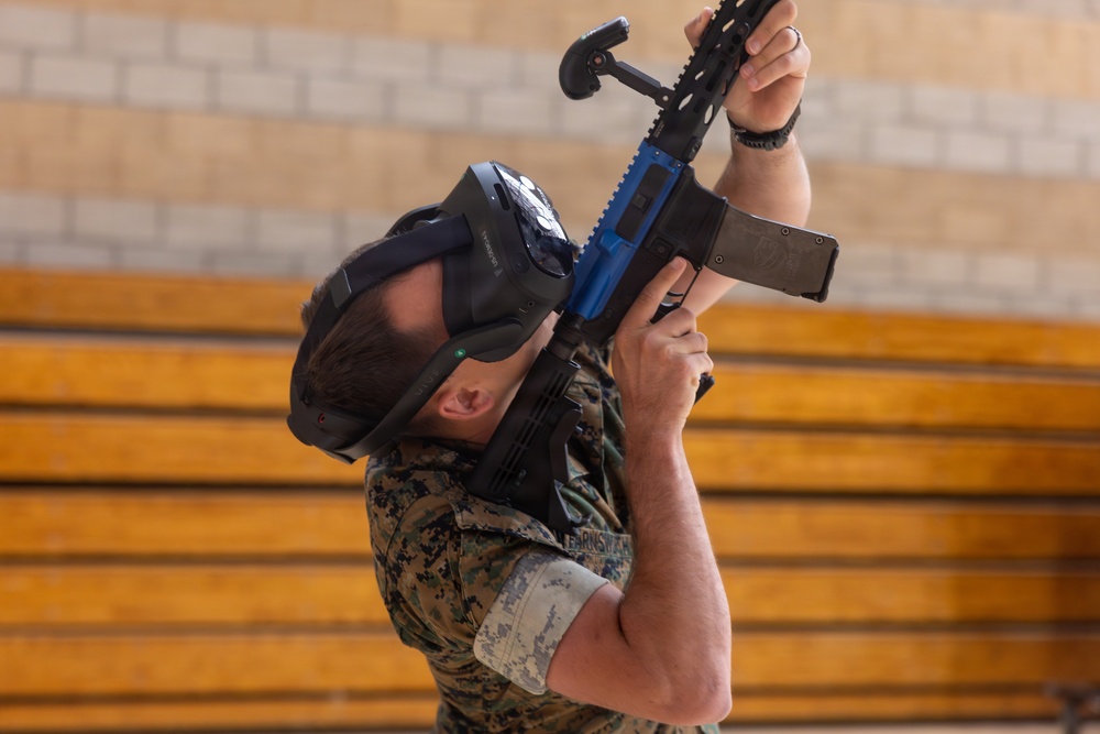Simulating the Battlefield: 1st MLG Marines counter simulated drones with virtual reality technology