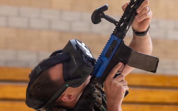 Simulating the Battlefield: 1st MLG Marines counter simulated drones with virtual reality technology