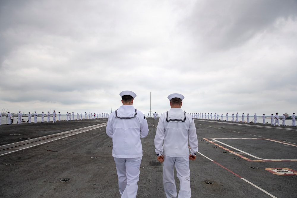 USS Nimitz Sailors Man the Rails