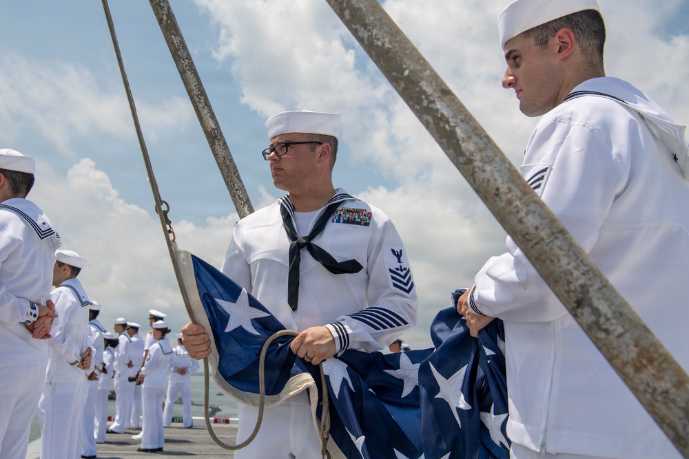 USS Nimitz Sailors Man the Rails