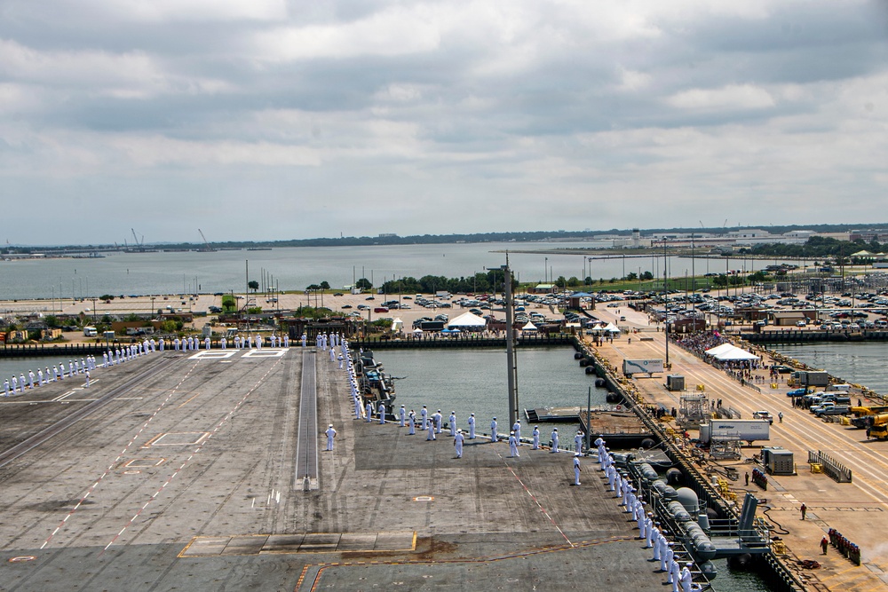 USS Nimitz pulls into Naval Station Norfolk for a Homeport Shift