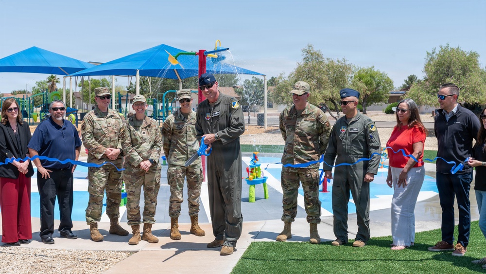 Holloman celebrates reopening of renovated splash pad