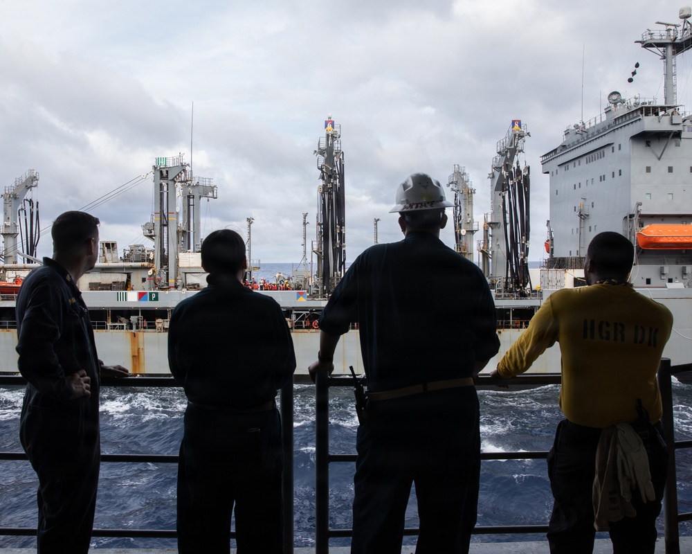 USS KEARSARGE CONDUCTS REPLENISHMENT AT SEA