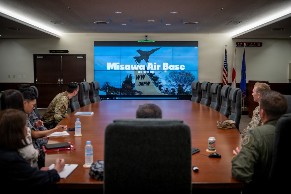 3rd Air Wing commander visits the 35th Fighter Wing, advancing U.S.-Japan alliance