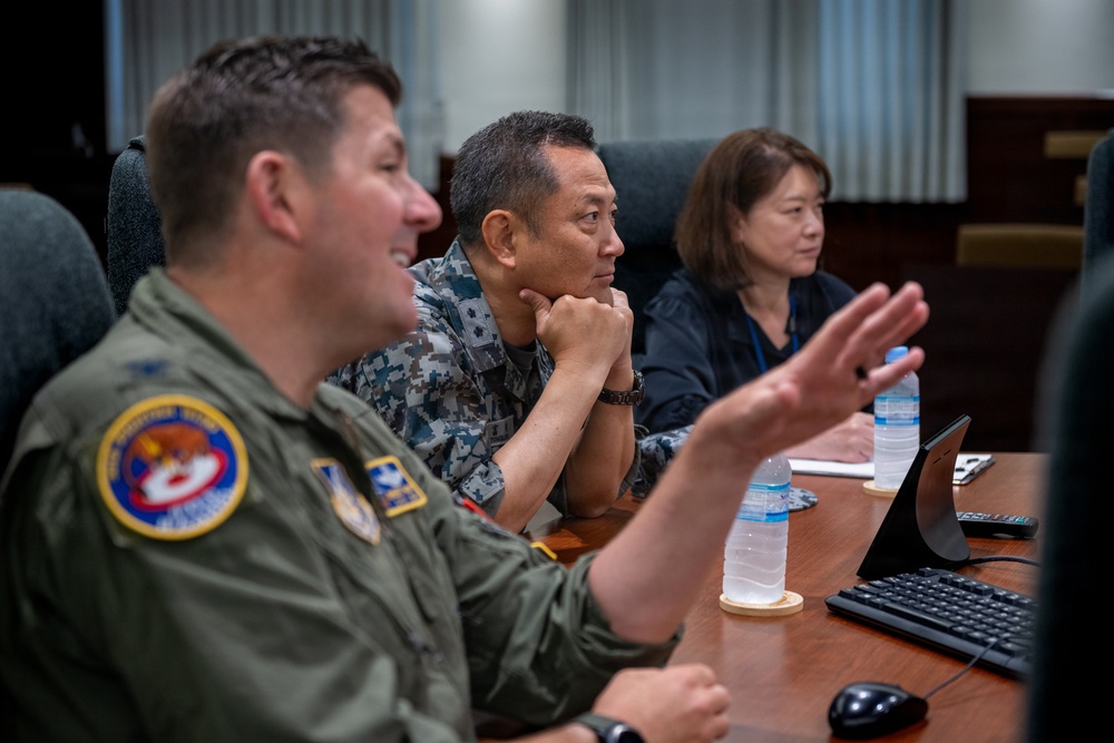 3rd Air Wing commander visits the 35th Fighter Wing, advancing U.S.-Japan alliance