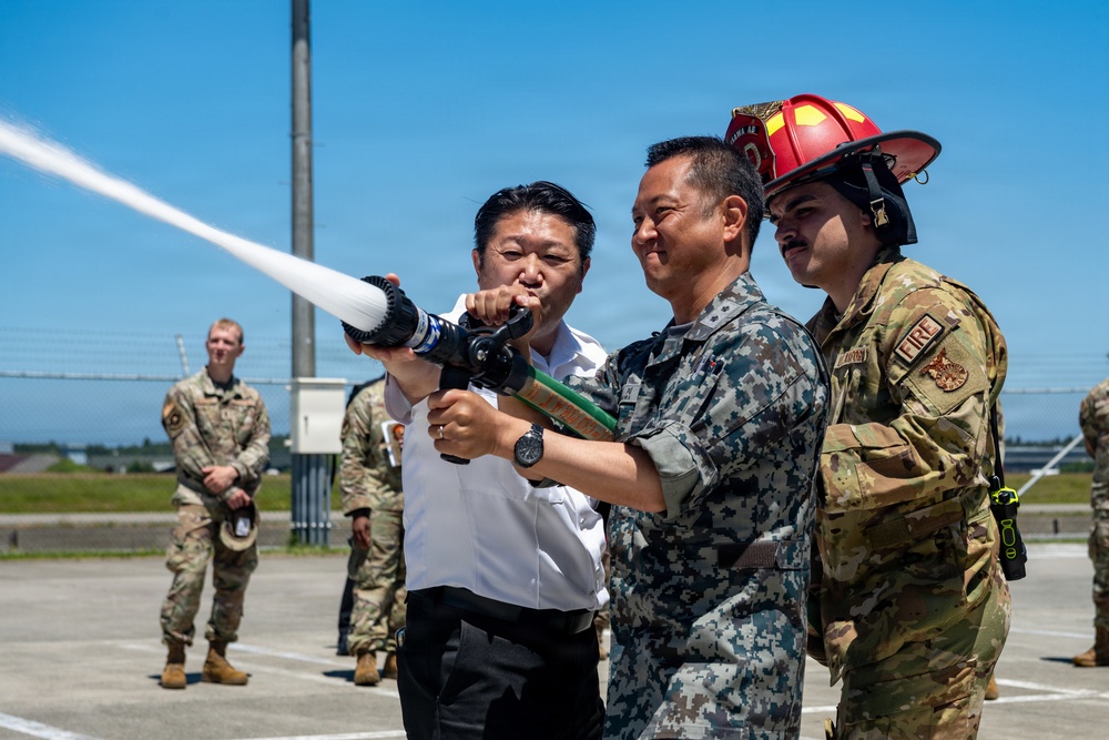 3rd Air Wing commander visits the 35th Fighter Wing, advancing U.S.-Japan alliance