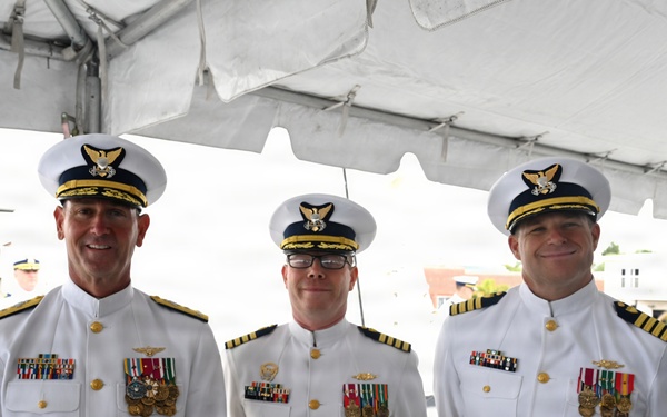 U.S. Coast Guard Cutter Waesche (WMSL 751) holds change-of-command ceremony