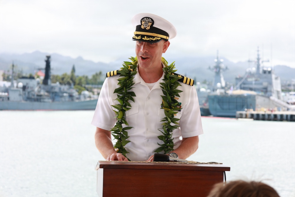 USS Wayne E. Meyer Holds Change of Command Ceremony
